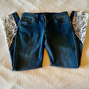 Venus Jeans w/White Lace & rhinestone embellishments, slightly distressed Size 6